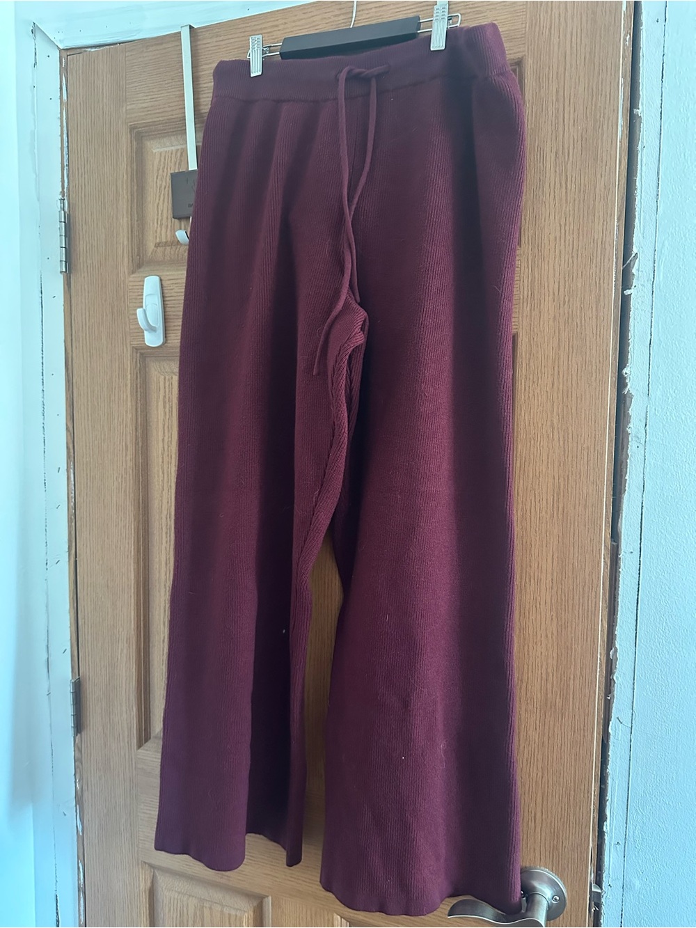 Wide-Leg Knit Pants in Burgundy